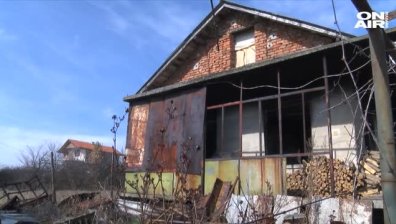 Мъж със 100% инвалидност живее при нечовешки условия, домът му изгорял преди дни