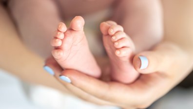 Мъж хвърли дървена маса по 7-месечно бебе в Микрево