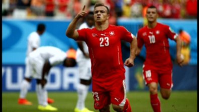 Хеттрик на Шакири класира Швейцария на осминафинал