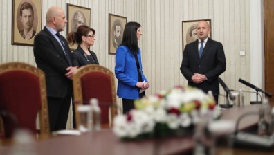 Невъзможното изглежда възможно: ПП-ДБ и ГЕРБ-СДС на крачка от правителство, но не и коалиция