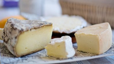 Швейцария разследва производител на сирена, причинили смъртта на 10 души