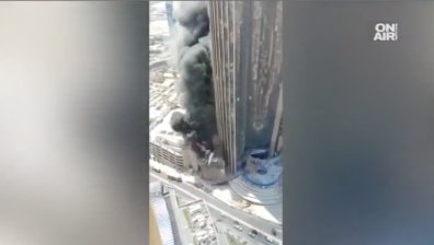 Пожар във въздуха: Пламна небостъргач в Кувейт
