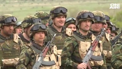 Пречат ли на идеята за доброволната казарма работодателите?