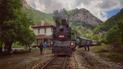 Уникално преживяване: С парен локомотив по теснолинейката