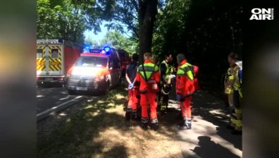 Мъж се развихри с нож и рани 14 души в автобус в Германия