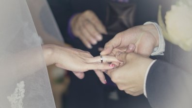 Две предложения за брак белязаха Коледа във Варна и Бургас