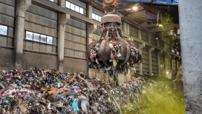 Камиони превозват в София нерегламентиран боклук от други общини