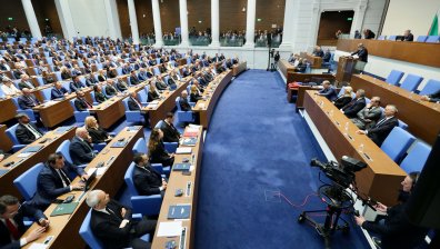 Парламентът прие промени в Изборния кодекс: Падна лимитът за секции извън ЕС