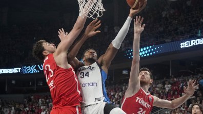 Турция срази Гърция и гледа към златото на Евробаскет