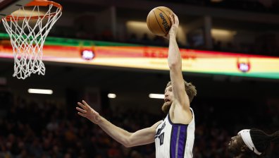 Везенков и "Сакраменто" отвяха "Далас Маверикс" за шеста поредна победа