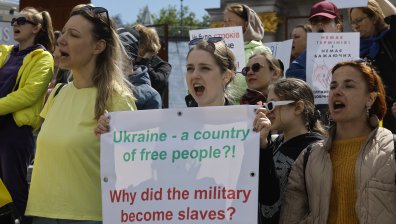 Загиват десетки бягащи от мобилизация във войната украинци