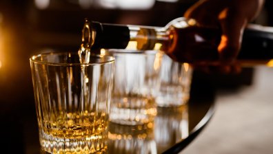 ЕС отложи митата от 50% върху американското уиски