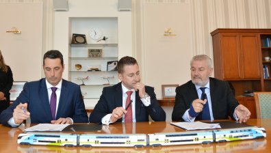Купуваме 7 двуетажни влака със средства по ПВУ, ще се движат със 160 км/ч