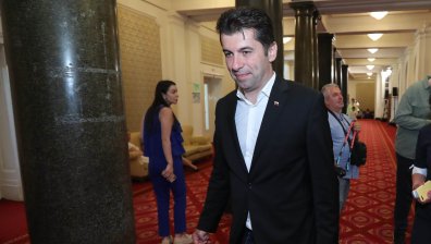 Петков за срещата с ГЕРБ-СДС: Не може всички проблеми на държавата да се решат с един разговор