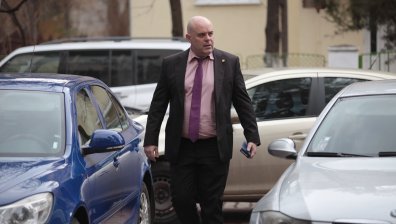 Номинацията на Гешев за нов главен прокурор остава единствена