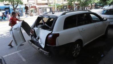Три автомобила и трамвай се сблъскаха на столичен булевард