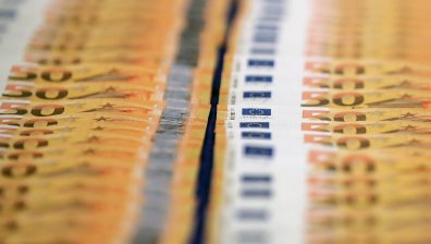 Минимална заплата в Гърция и в България през 2026 г. - колко е разликата