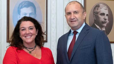Президентът Радев се срещна с известния историк проф. Бетани Хюз