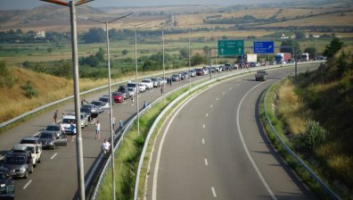 Гръцки медии с критика към властите за опашките на границата с България