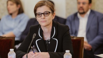 Външната комисия отложи заседанието за РСМ, докато МС не излезе с решение