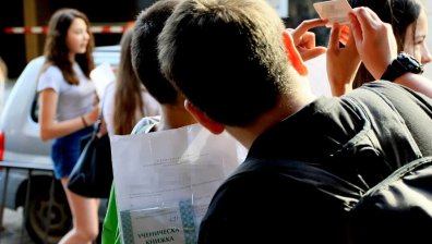 Омбудсманът сезира МОН заради проблеми с матурите на учениците