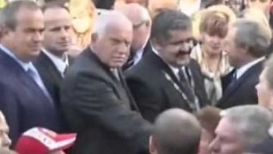 Вацлав Клаус нападнат с пластмасов пистолет