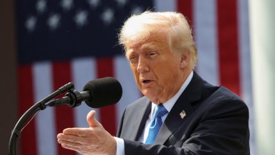 Доналд Тръмп глобява 4500 мигранти с общо над $500 млн.