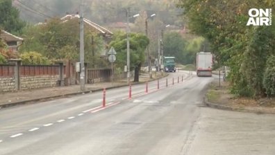 Ще намалеят ли катастрофите? Колчета спират шофьорите на пътя Русе-Велико Търново