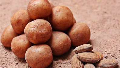 Основните ползи на какаовото масло за косата