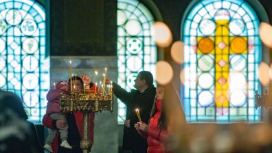 Молитви за добри дни изпълниха храмовете на Рождество Христово