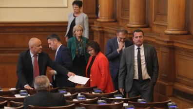 Растат ли шансовете за кабинет? Партиите: Още е рано да се мисли за правителство с третия мандат