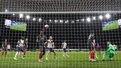 "Брентфорд" надигра "Уулвърхемптън" като гост с 2:0