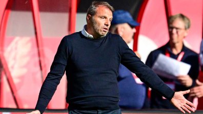 Трагичният от началото на сезона "Аякс" се раздели с треньора си