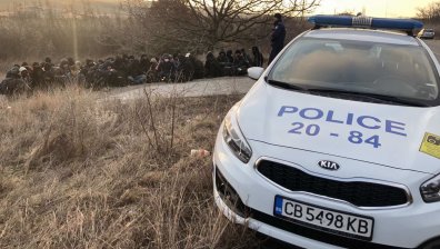 Задържаха за 72 часа двама души, помогнали на 121 афганистанци да влязат у нас