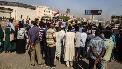 Премиерът на Судан е под домашен арест след опит за военен преврат