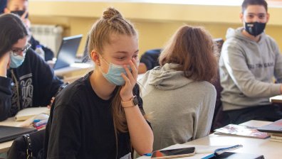 МОН: 82% от учениците са присъствено в клас