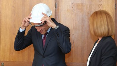 В каската на кмета: Терзиев с първи обещания след клетвата, Фандъкова го изненада