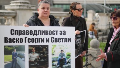 Роднини на загинали в катастрофи блокират кръстовища, настояват за справедливост