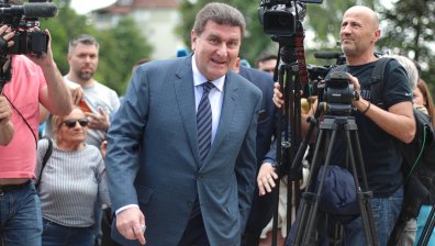 Валентин Златев се яви на разпит в прокуратурата заради "Барселонагейт"