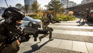 Европол арестува 382 души в 28 държави за трафик на хора