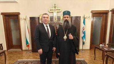 Запазването на духовния живот по селата: Министър Тахов се срещна с патриарх Даниил  