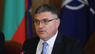 Министър Панайотов: Пилотът на разбилия се МиГ-29 не е оцелял