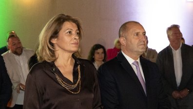 Радев: Задкулисие и липса на отговорност спъват развитието на България