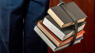 "Желанието да се учиш не остарява": 90-годишна жена се яви на матура с гимназисти