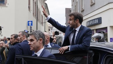 Макрон пред протестиращите: Няма да подам оставка, ще изчакате до 2027 г.