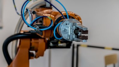 Работници се нуждаят от преквалификация заради влиянието на изкуствения интелект 