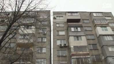Зеещи проходи между блокове в Русе ужасяват жителите