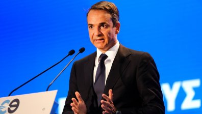 Мицотакис: Ваксинационният сертификат не цели разделянето на европейците