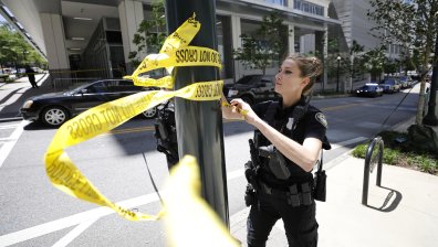 Двама загинаха, петима са ранени след стрелба на купон в САЩ