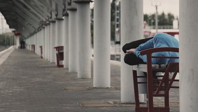 Полицията в Брюксел прибира "на топло" бездомници, спасява ги от студа
